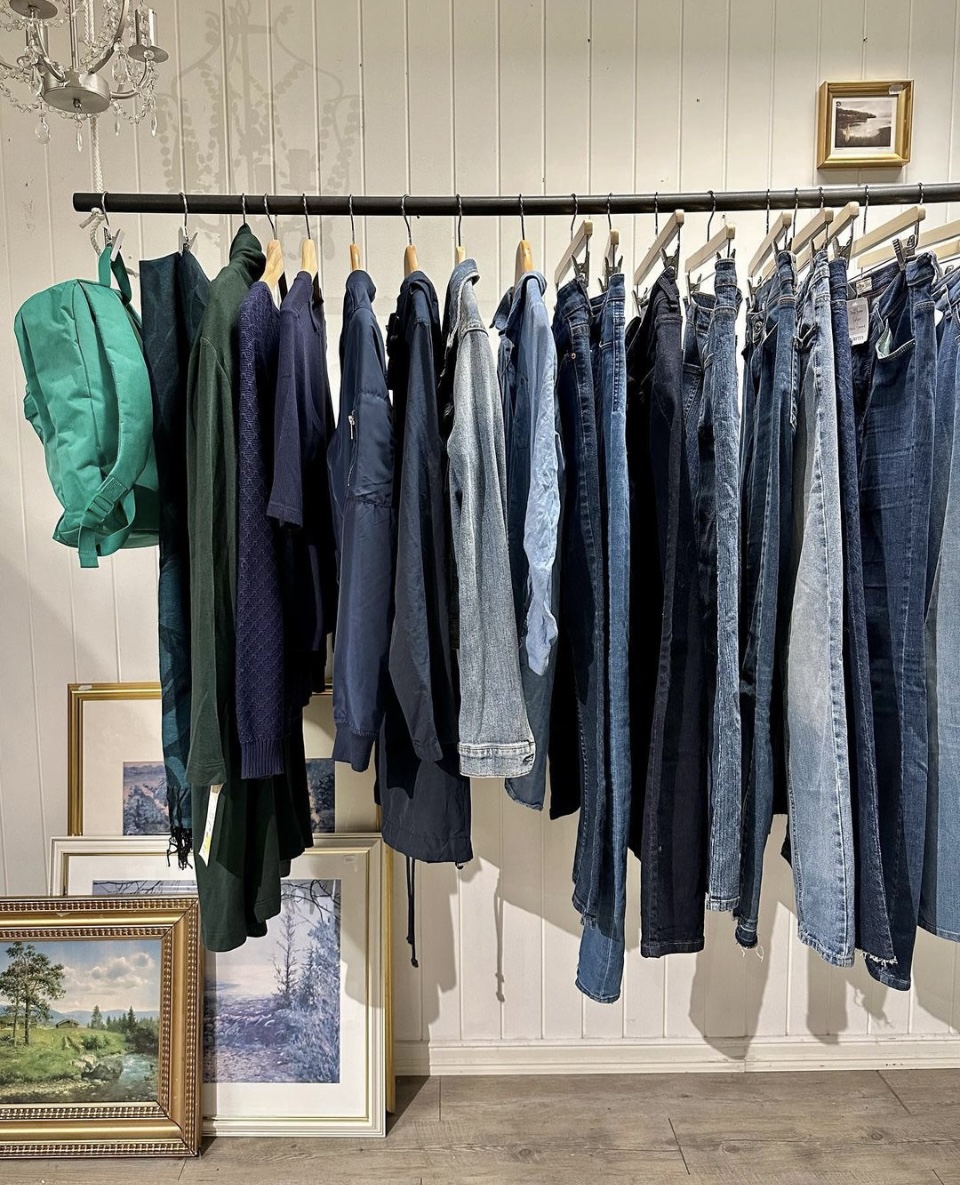 Klesstativ på Fretex